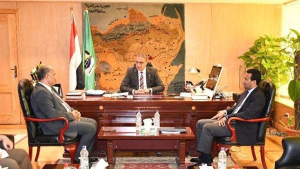 محافظ الفيوم ونائب