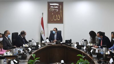 مدبولي: قطاع الصناعة يحظى باهتمام ومتابعة دورية من الرئيس.. وسنوفر الرخصة الذهبية للمصانع