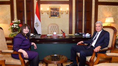 وزيرة الهجرة تبحث مع رئيس هيئة الشراء الموحد إدماج علمائنا بالخارج في الترويج للطفرة الصحية بمصر