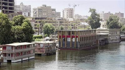 بدء أعمال هدم العوامات السكنية بإمبابة بعد فشل الملاك في الحصول على مستثمر | فيديو 