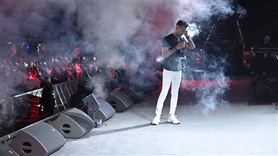 هيثم شاكر بعد أول حفل له بـ السعودية: أعذروني ماقدرتش أتحكم في مشاعري | صور