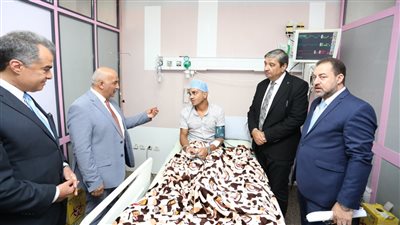 استجاب الرئيس لحالته.. الصور الأولى لـ إبراهيم محمود بعد جراحة الوجه والفكين