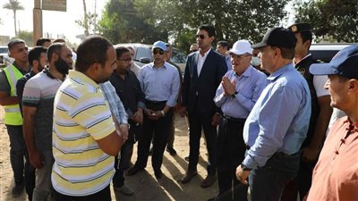 محافظ المنيا يوجه بفحص شكوى أهالي قرية بملوي لتضررهم من جودة المياه