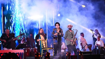 الكينج يتألق بحفل جماهيري كبير في افتتاح مهرجان رأس الحكمة الغنائي بـ سي فيو| صور