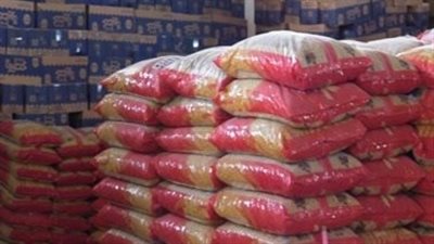 مجهولة المصدر.. ضبط 71 طن مواد غذائية بالشرقية