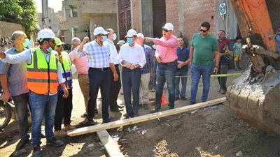 محافظ الغربية يتفقد إنشاء 3 محطات للصرف الصحي بقرى طنطا 