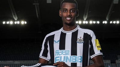 نيوكاسل يفقد إيزاك أمام ليفربول بسبب عدم تقييده