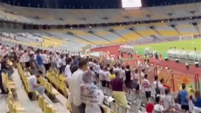 أبطال الدوري أهم.. جماهير الزمالك تهتف للاعبين احتفالا باللقب الـ 14 | بث مباشر