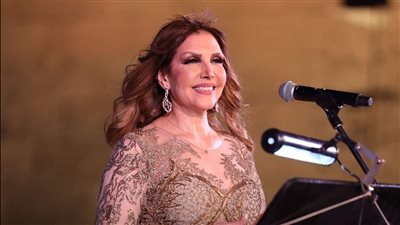 دعمت ابنتها والجمهور ظهر بـ علم مصر.. أبرز لقطات حفل نادية مصطفى في مهرجان القلعة│ صور