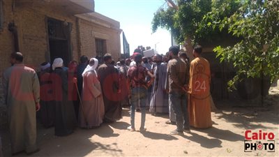 4 وفيات.. المئات من الأهالي يشيعون جثامين ضحايا انهيار منزل قديم بأسيوط| بث مباشر 