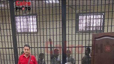 قاضي محاكمة المدرس المتهم بالتحرش بفتاة حدائق الأهرام يطلب حضور طليق والدة الطالبة