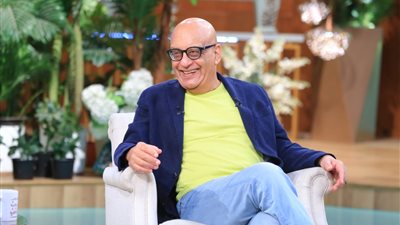 مش مهتم يكون لي مدفن وروايتي الصينية حقيقية.. أبرز تصريحات خيري بشارة ببرنامج منى الشاذلي