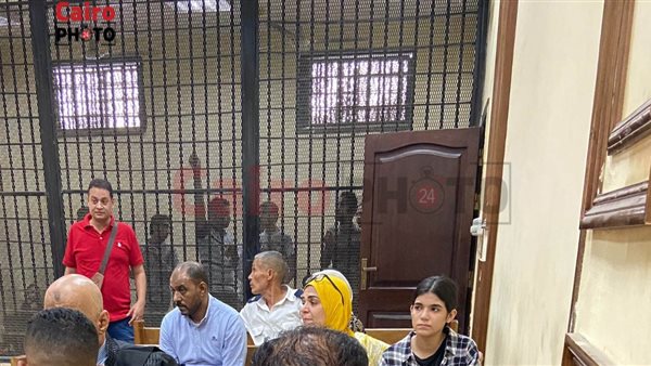 محاكمة المدرس المتهم