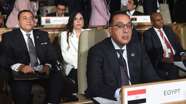 رئيس الوزراء في مؤتمر