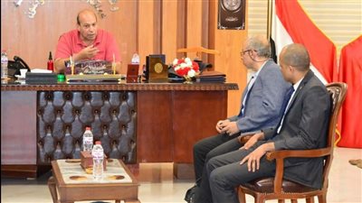 رئيس مدينة بورفؤاد يستقبل نقيب السياحيين لمناقشة سبل تطوير ملف السياحة