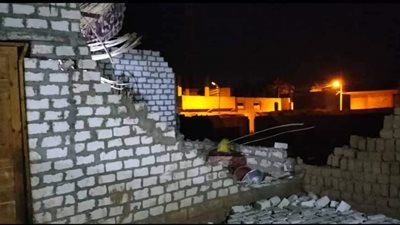 بينهم طفلان.. إصابة 5 أشخاص إثر انهيار جدار منزل عليهم في قنا| أسماء