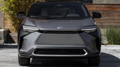 تويوتا تعترض على التحول للسيارات الكهربائية بالكامل: البنية التحتية غير جاهزة.. وتكلفتها باهظة