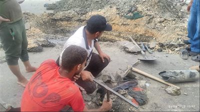 رئيس حي الضواحي ببورسعيد: ضخ المياه إلى المناطق المتأثرة بكسر الماسورة تدريجيًا | صور 