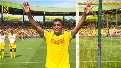 جماهير نانت تحتفل مع مصطفى محمد عقب فوز فريقهم أمام تولوز بالدوري الفرنسي I فيديو