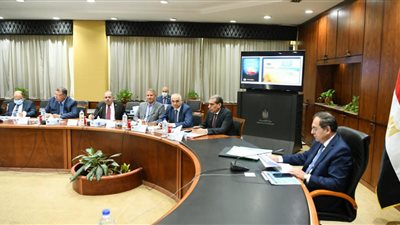 الملا: وجود فرص جيدة بمناطق البحث والاستكشاف لزيادة الاحتياطيات البترولية ورفع الإنتاج