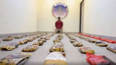 القبض على تاجر مخدرات مصري في الكويت متلبسًا بـ100 كيلو حشيش استوردها من إيران