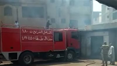 بدون إصابات.. السيطرة على حريق محدود خلف موقف سيارات طهطا بسوهاج |صور