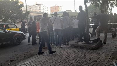 وصول جثماني زوجين لقيا مصرعهما في حريق وحدة سكنية بالإسكندرية لمشرحة كوم الدكة 