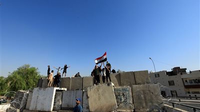 العراق يعطل اليوم العمل الرسمي مع استمرار حظر التجوال 