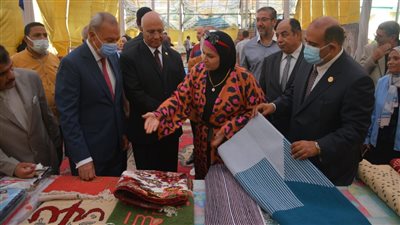 محافظ القليوبية يفتتح معرض الأسر المنتجة.. ويشهد حفل توزيع أجهزة كهربائية للعرائس