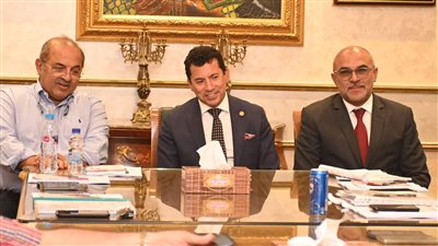 مجلس إدارة اللجنة الأولمبية يجتمع بحضور وزير الشباب والرياضة