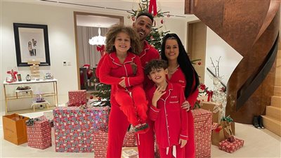 سرقة مجوهرات وضرب الزوجة.. سطو مسلح على منزل أوباميانج وتقييده 