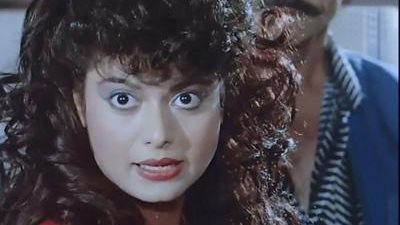 قالي أنتِ بتسيئي للمحجبات.. الراقصة هندية: خلعت الحجاب بعد 7 سنين بسبب زميلي