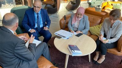 وزير الري يبحث مع مدير مكتب الأمم المتحدة للحد من مخاطر الكوارث الترتيبات الجارية لقمة المناخ