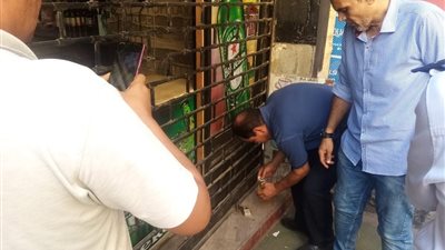 غلق وتشميع محل خمور الخواجة بحي الزيتون | صور 