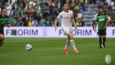 ميلان يسقط في فخ التعادل أمام ساسولو بالدوري الإيطالي