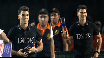 زيزو يتسلم جائزة هداف الدوري قبل مباراة الزمالك وإيسترن كومباني