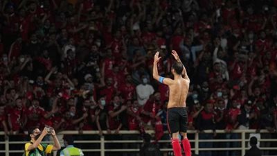 وليد سليمان آخرهم.. 8 نسور حمراء أسطورية أثر اعتزالهم في جماهير الأهلي