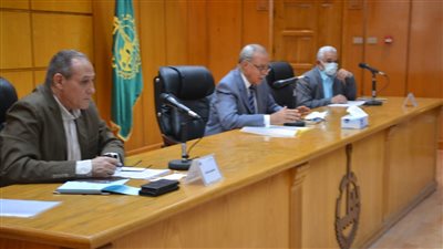 محافظ القليوبية يناقش مستجدات ملف تقنين الأراضي