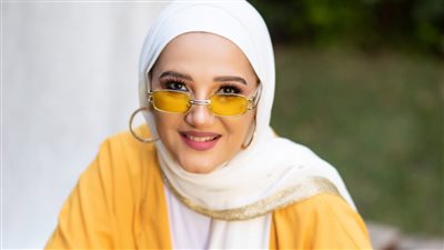 لمعاناتها عند الشراء.. نعيمة كامل تطلق خط إنتاج لملابس المحجبات: حلمي أفتح فرع في كل دولة عربية