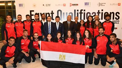 وزير الشباب والرياضة يُحفز لاعبي المنتخب الوطني للبادل