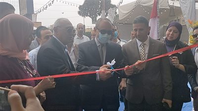 مبادرة كلنا واحد.. محافظ الإسماعيلية يفتتح معرض أهلًا مدارس 2022