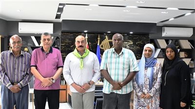 محافظ أسوان يهنئ الطلبة الحاصلين على المراكز الأولى في المسابقات الكشفية