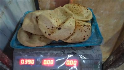 التحفظ على 3 آلاف رغيف خبز مدعم قبل بيعها بالسوق السوداء ببني سويف 