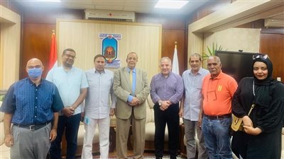 رئيس جامعة الأقصر يبحث مع وكيل وزارة الصحة تحديد اختبارات القبول بـ تمريض إسنا