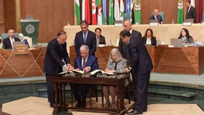 جامعة الدول العربية توقع اتفاقًا مع الإسلامية لتمويل التجارة لتعزيز التعاون في المنطقة
