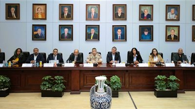 وزير السياحة يتابع مستجدات الأعمال بمنطقة خدمات الزائرين بالمتحف المصري الكبير | صور 
