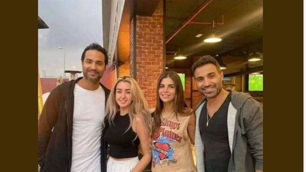 كريم فهمي مع شقيقه