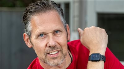 ساعة ذكية تنقذ حياة رجل من الموت المفاجئ