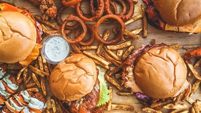 الوجبات السريعة تزيد من خطر إصابة الأطفال بتصلب الشرايين|دراسة