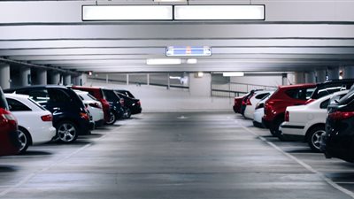 تأسيس شركات وشراء سيارات.. القبض على صاحب شركة ملابس غسل 10 ملايين جنيه من الإتجار في النقد الأجنبي